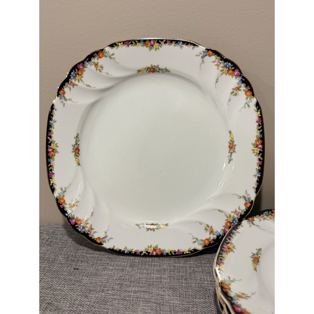 Ranmaru Gallery Collections 0992 Floral Porcelain White Plate Japan Round